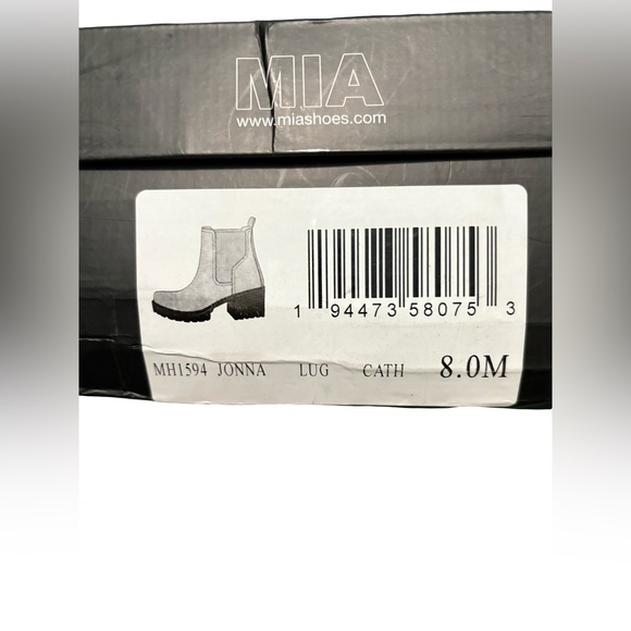 NWOT MIA Tan Ankle Booties - Picture 7 of 7